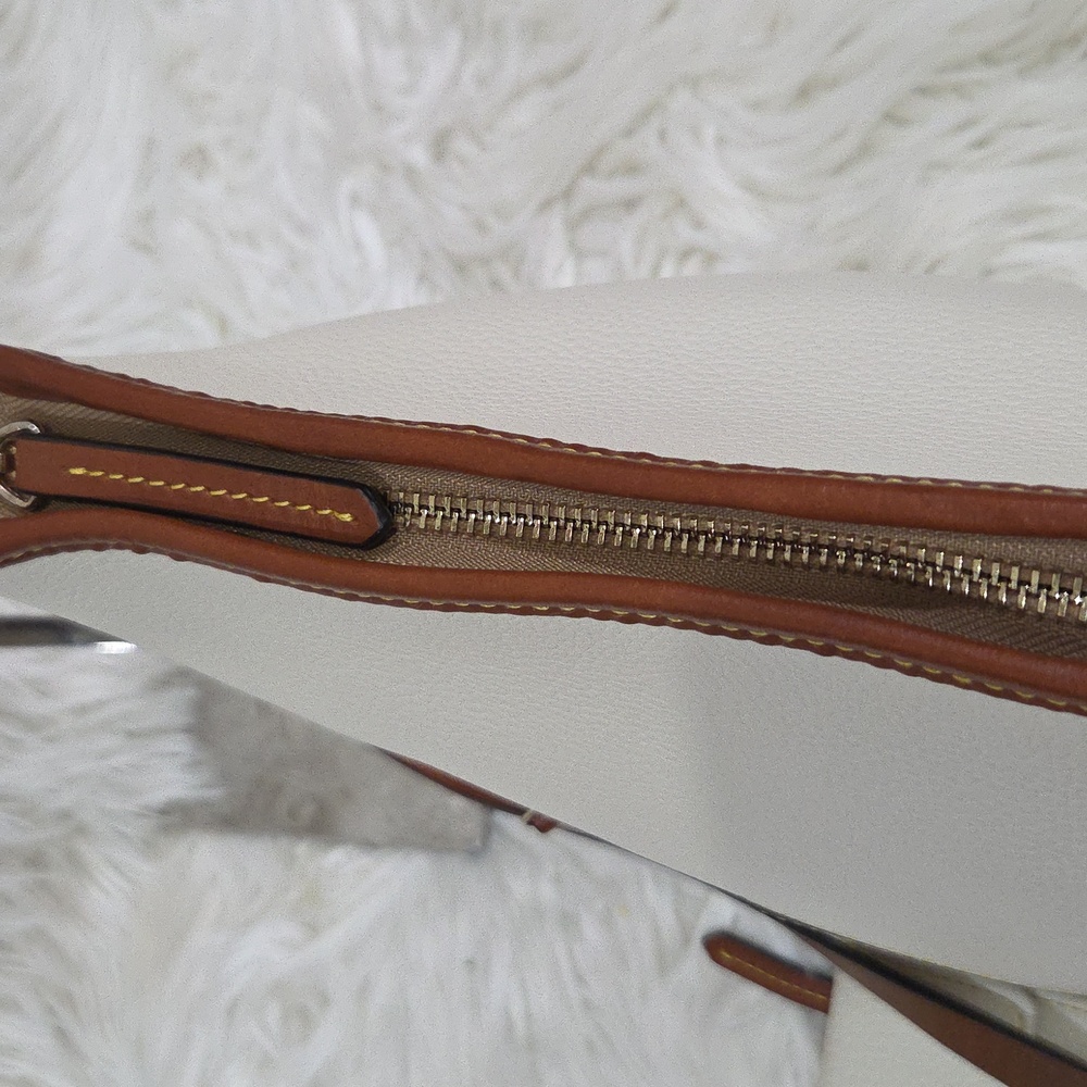🤍🔹️Dooney & Bourke🔹️ Pebble Grain Small Zip leather Crossbody Bag Wallet Set - Picture 12 of 14
